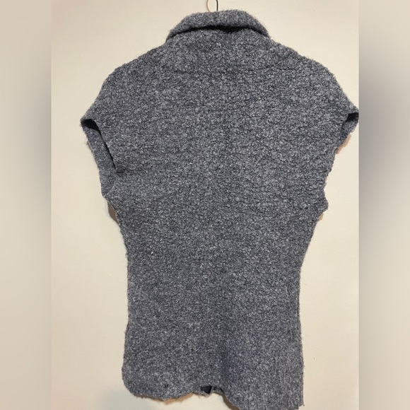 Vest - Picture 2 of 2